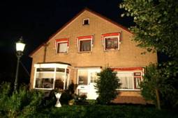 G:\Mijn afbeeldingen\Mijn afbeeldingen\VBR's\VBR MD\foto's FvO by night\gaagweg 34 schipluiden1.jpg